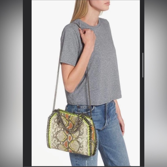 Stella McCartney Mini Falabella Snake-Print in Banana - Picture 3 of 9